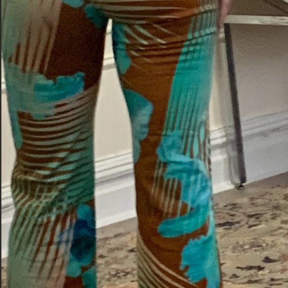 Versus Versace HOT Pants with Flare - Picture 11 of 13